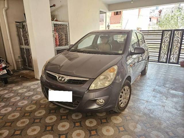 https://images10.gaadi.com/usedcar_image/4462952/original/processed_e504c770-9959-47dd-86d4-b9bd909d08cf.jpg?imwidth=6401