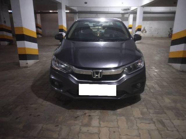 https://images10.gaadi.com/usedcar_image/4463218/original/processed_95cfce63-84ba-4480-a138-d62f740217e3.jpg?imwidth=6402