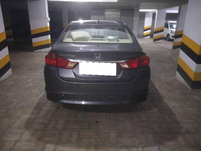 https://images10.gaadi.com/usedcar_image/4463218/original/processed_d4751a42-f27a-478c-97c4-f8d819808026.jpg?imwidth=6401