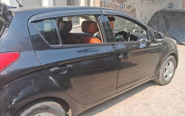 https://images10.gaadi.com/usedcar_image/4463365/original/processed_cf7f048f-d71e-46b8-89b0-1cd7ee2693ac.jpg?imwidth=6401