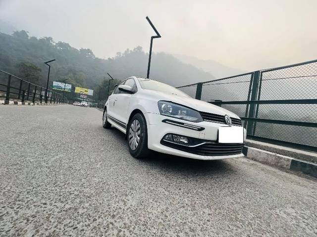 https://images10.gaadi.com/usedcar_image/4463416/original/processed_fb35982f-c6c8-41cc-be2c-e6ba41fb15bf.jpeg?imwidth=6400