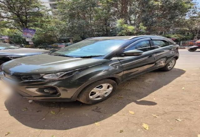https://images10.gaadi.com/usedcar_image/4463427/original/2da9725a-159f-4713-80c3-600491040abf.?imwidth=6401