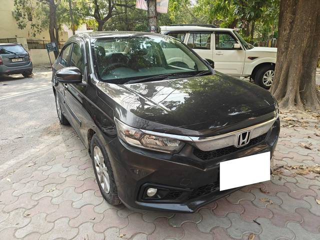 https://images10.gaadi.com/usedcar_image/4463665/original/processed_e69dea3b2ca28d73c566920fc5d6a3a7.jpg?imwidth=6400