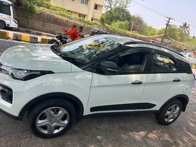 https://images10.gaadi.com/usedcar_image/4463797/original/processed_f8773342-5d05-4bb1-a9d7-a951fdbbb34c.jpeg?imwidth=6400