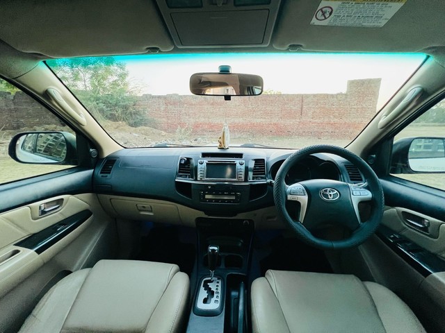 Second-hand 2015 Toyota Fortuner 4x2 AT for sale in Ahmedabad-7