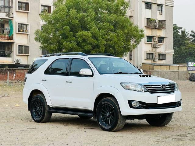 https://images10.gaadi.com/usedcar_image/4463943/original/processed_efda498908f22e4ce36389cdbcca8dcb.jpg?imwidth=6400