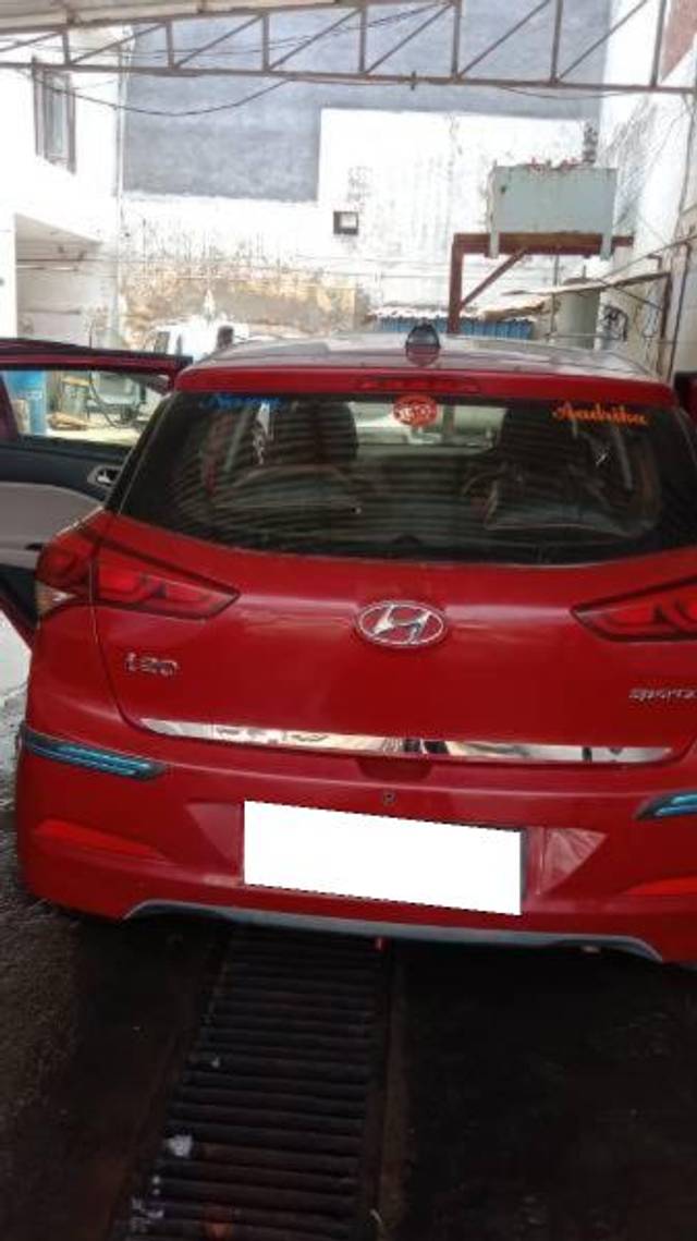 https://images10.gaadi.com/usedcar_image/4463995/original/processed_cd1c1627-a50a-4279-9205-ed7bdc007813.jpg?imwidth=6400