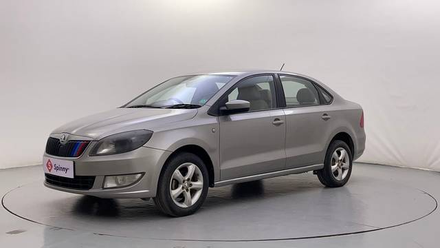 https://images10.gaadi.com/usedcar_image/4464398/original/575d65a8c5cf80db03f3ff5ed169e9ca.JPG?imwidth=6400