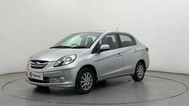 https://images10.gaadi.com/usedcar_image/4464716/original/1dcf21e805ce13e1524f565710e478a1.JPG?imwidth=6400