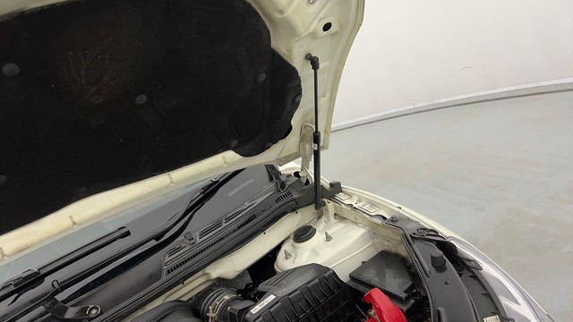 Second-hand 2019 Mahindra XUV500 W9 AT for sale in Lucknow-24