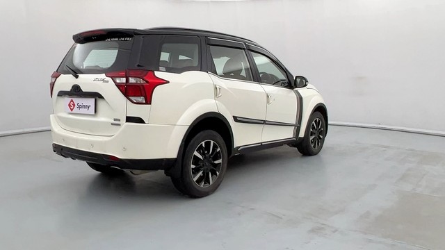 Second-hand 2019 Mahindra XUV500 W9 AT for sale in Lucknow-3