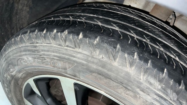 Second-hand 2019 Mahindra XUV500 W9 AT for sale in Lucknow-26