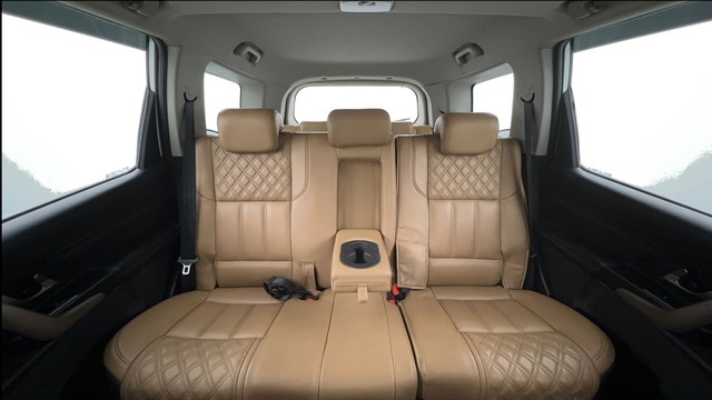 Second-hand 2019 Mahindra XUV500 W9 AT for sale in Lucknow-32