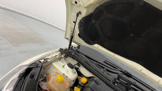 Second-hand 2019 Mahindra XUV500 W9 AT for sale in Lucknow-28