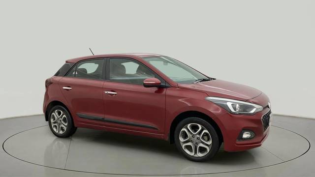 https://images10.gaadi.com/usedcar_image/4466343/original/efc6e89fd9639932b98555613a829df9.jpg?imwidth=6400