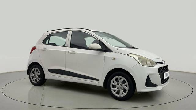 https://images10.gaadi.com/usedcar_image/4466459/original/9eb4bea9d1301e8a8c74706e76027865.jpg?imwidth=6400