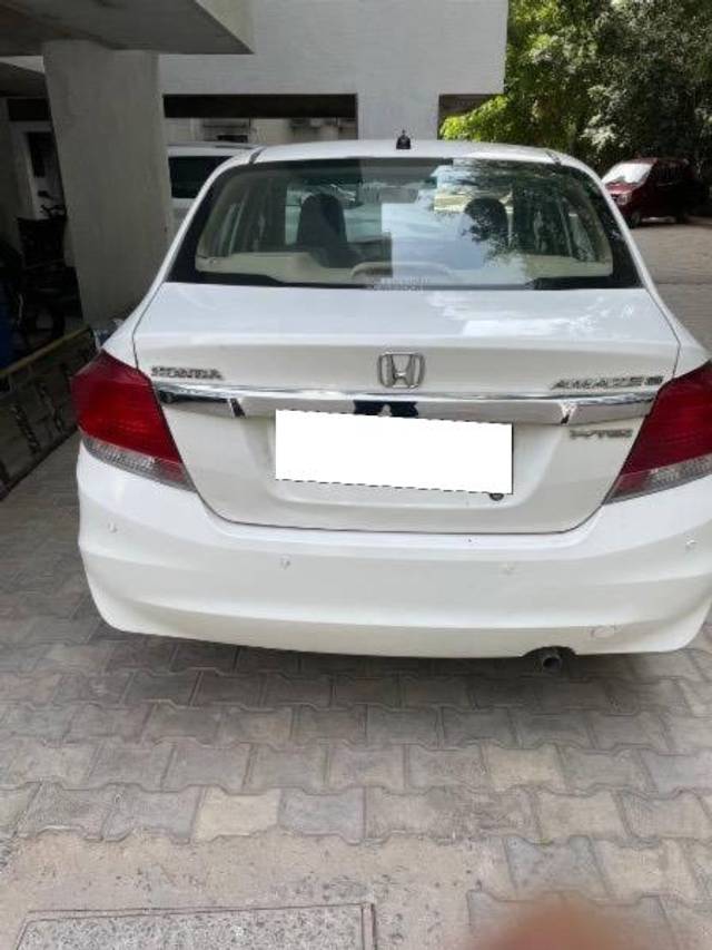 https://images10.gaadi.com/usedcar_image/4466709/original/processed_2b61e235-4697-410f-9c01-bbf318885924.jpeg?imwidth=6401