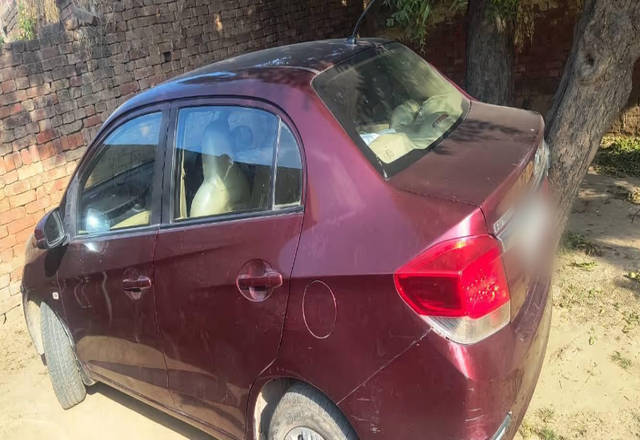 https://images10.gaadi.com/usedcar_image/4466812/original/e51a2758-334e-4994-b95f-a38df17f2cf0.?imwidth=6401