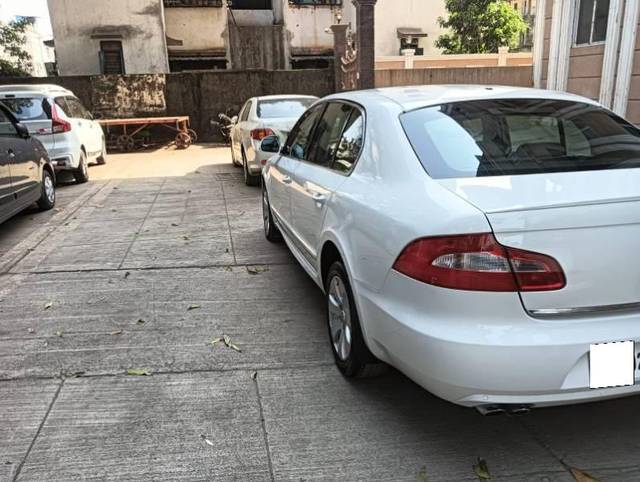 https://images10.gaadi.com/usedcar_image/4466952/original/processed_e13211b4-e674-43ce-b0fa-78be2e84c9a4.jpg?imwidth=6401