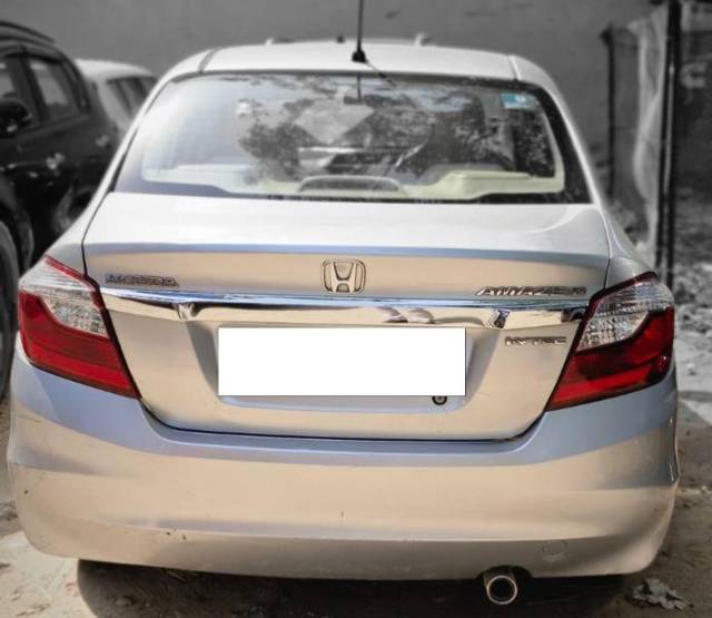 https://images10.gaadi.com/usedcar_image/4467055/original/processed_919682ef-86bc-4741-af72-900be6e09b04.jpg?imwidth=6400