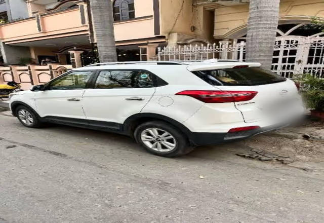 https://images10.gaadi.com/usedcar_image/4467361/original/a42f749d-2065-42b0-b8ad-e9bbb185bdde.?imwidth=6400