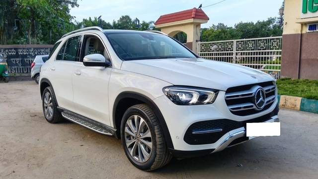 https://images10.gaadi.com/usedcar_image/4467477/original/processed_92a47a03c00f0a90745bad9d730ddcbd.jpg?imwidth=6401