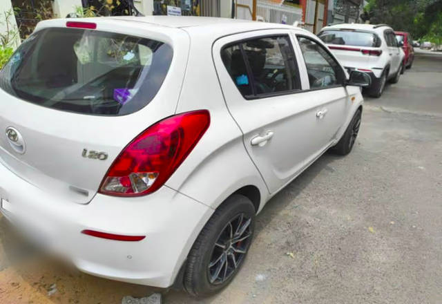 https://images10.gaadi.com/usedcar_image/4467616/original/dabf8a24-4d9c-4ca0-a638-6779cd7b2e6a.?imwidth=6401