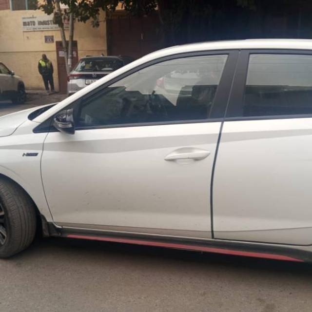 https://images10.gaadi.com/usedcar_image/4467719/original/processed_7b16b466-ddaf-45b5-9647-d5c029095e5b.jpg?imwidth=6402