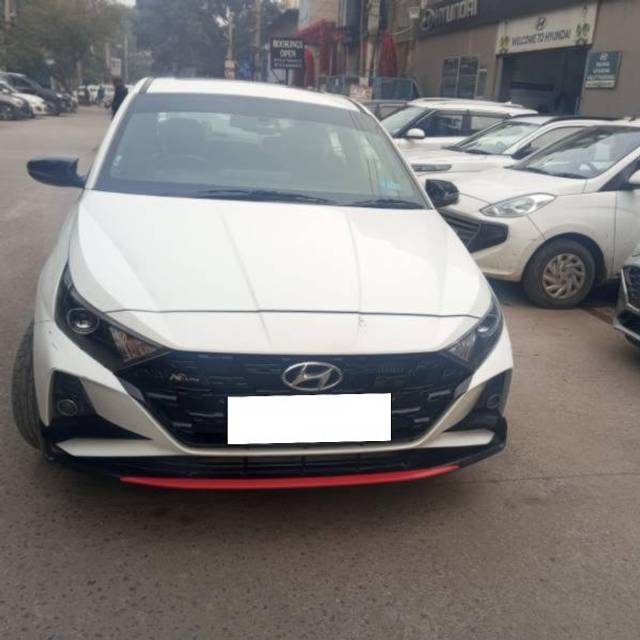 https://images10.gaadi.com/usedcar_image/4467719/original/processed_c0142518-51e6-45ef-b381-9adf7cbc4409.jpg?imwidth=6400