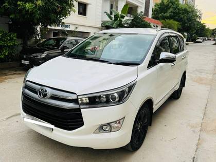 Toyota Innova Crysta 2.4 ZX MT BSIV Toyota Innova Crysta 2.4 ZX MT BSIV