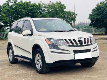 Mahindra XUV500 W8 FWD Mahindra XUV500 W8 FWD