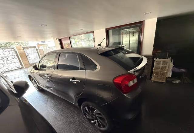 https://images10.gaadi.com/usedcar_image/4468005/original/3a992184-bdef-4da7-b190-0e944a35680c.?imwidth=6402