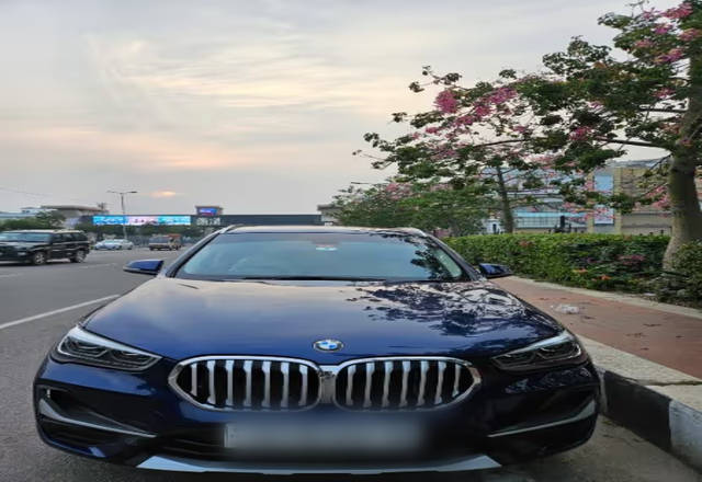 https://images10.gaadi.com/usedcar_image/4468150/original/add1817d-cb6d-4ef4-a48e-317462395cb9.?imwidth=6400