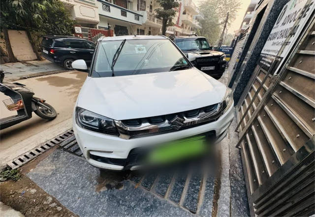 https://images10.gaadi.com/usedcar_image/4468736/original/d8a599e2-ef4a-4a24-a255-46874cf0d6f7.?imwidth=6400