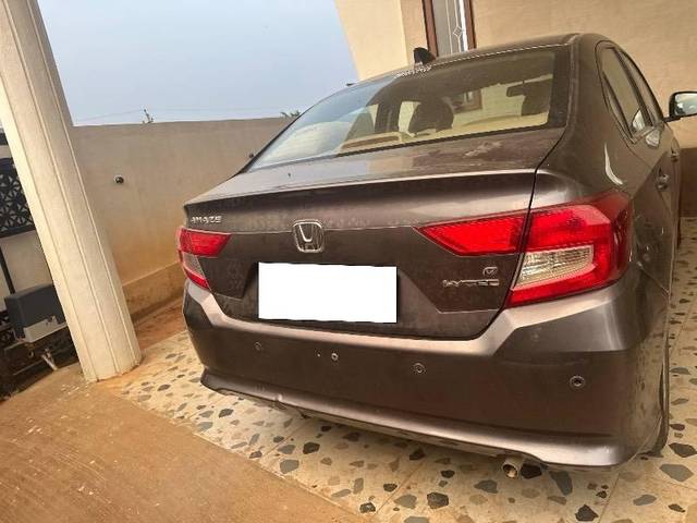 https://images10.gaadi.com/usedcar_image/4468916/original/processed_303d96a3-ccec-4166-a90b-9ac73f594a42.jpg?imwidth=6400