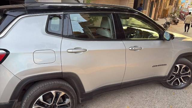 https://images10.gaadi.com/usedcar_image/4469035/original/processed_ef2055ff-0fc4-494f-8359-fb78489c9d75.jpeg?imwidth=6402