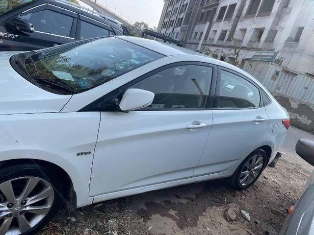 https://images10.gaadi.com/usedcar_image/4469168/original/processed_b9ce516c-cbbe-4283-aa14-769758ae8124.jpeg?imwidth=6401