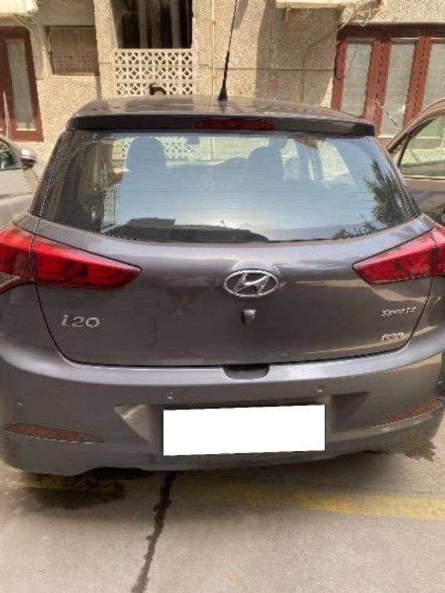 https://images10.gaadi.com/usedcar_image/4469264/original/processed_17009819-ba88-43b5-bee7-d4e0e4130889.jpeg?imwidth=6401
