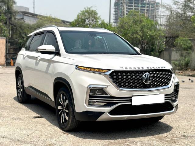 https://images10.gaadi.com/usedcar_image/4469338/original/processed_003df337-6153-4a57-a0f4-697160cf5f4a.jpg?imwidth=6400