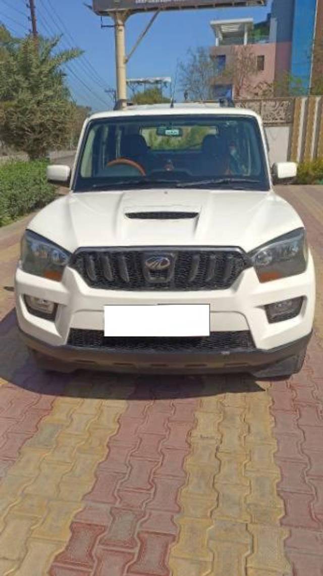 https://images10.gaadi.com/usedcar_image/4469771/original/processed_8ea8481c-e51b-46e4-8b47-49fe5296b87e.jpeg?imwidth=6400