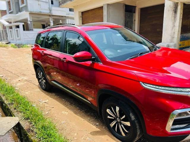 https://images10.gaadi.com/usedcar_image/4469850/original/processed_8ac1b387-d2b8-4395-bca8-3b2d8a7f5892.jpeg?imwidth=6400