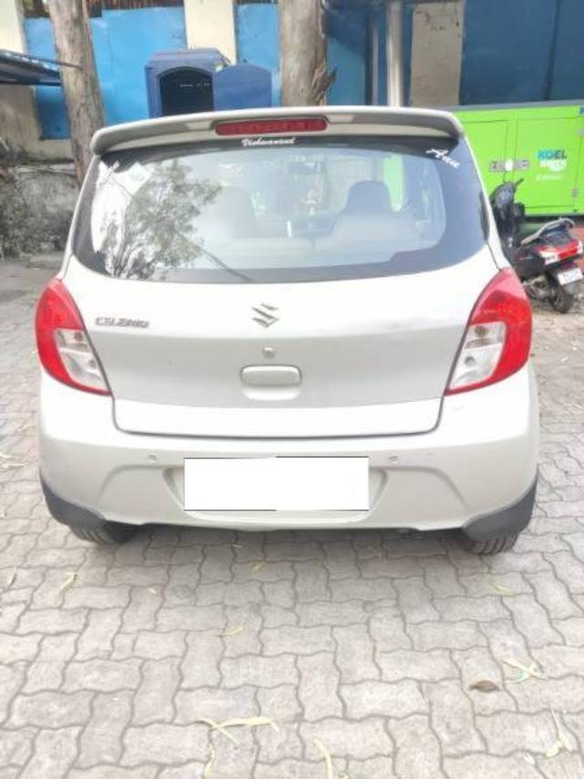 https://images10.gaadi.com/usedcar_image/4469859/original/processed_36fdb82f-1ff1-46ce-9804-cd0d738b9071.jpg?imwidth=6402