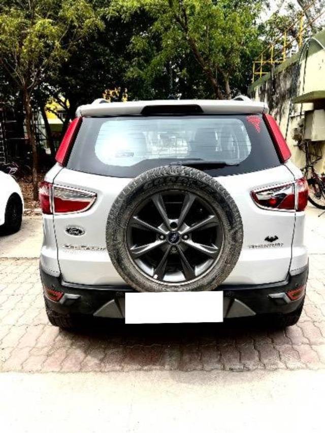 https://images10.gaadi.com/usedcar_image/4469921/original/processed_4cd9435f-ce24-4919-8cac-739ee797e9ca.jpeg?imwidth=6401