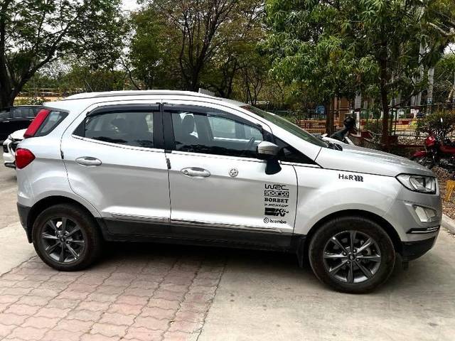 https://images10.gaadi.com/usedcar_image/4469921/original/processed_e585cdcb-2919-46a6-be42-8337bf6cf9ec.jpeg?imwidth=6400
