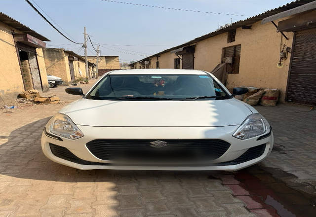https://images10.gaadi.com/usedcar_image/4470452/original/de8f2c05-eaf3-4571-8d6e-e02758a729c9.?imwidth=6400