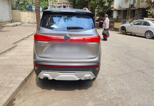 https://images10.gaadi.com/usedcar_image/4470660/original/d94b3361-92a7-4000-b0bf-c31f731b0fa9.?imwidth=6401