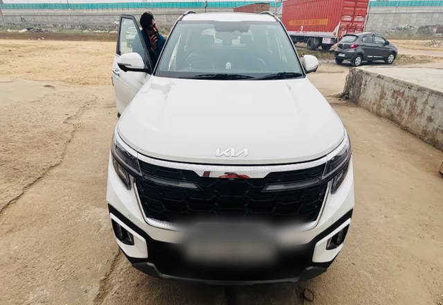 https://images10.gaadi.com/usedcar_image/4470779/original/42badb7f-833e-430d-b5c1-cab1f920d9c4.?imwidth=6402