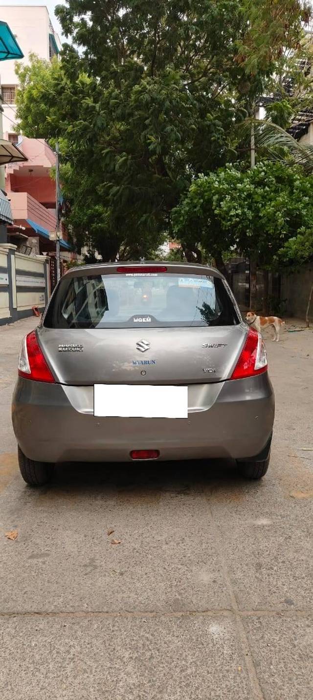 https://images10.gaadi.com/usedcar_image/4470813/original/processed_12c5cbb584f8eb0bbe0ca72f349844f8.jpg?imwidth=6401