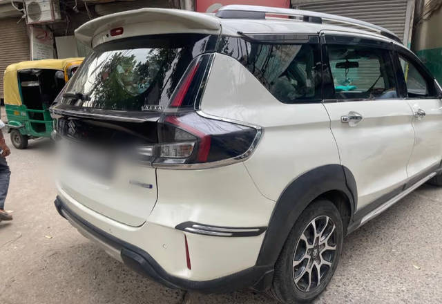 https://images10.gaadi.com/usedcar_image/4470818/original/70da3550-42c7-422f-b075-2e7d176174ee.?imwidth=6402