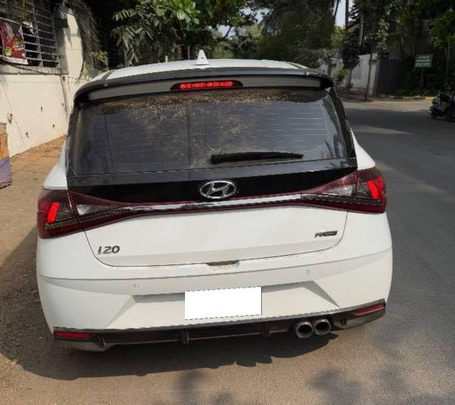 https://images10.gaadi.com/usedcar_image/4471048/original/processed_7048dabd-22c3-428c-b2f1-862e91262576.jpeg?imwidth=6401